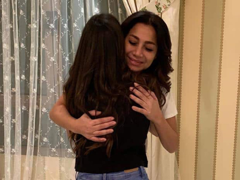 اضغط لمشاهدة الصور: بعد منعها من حضور عقد القران، بسمة وهبة تنشر لحظة لقائها بعروس ابنها